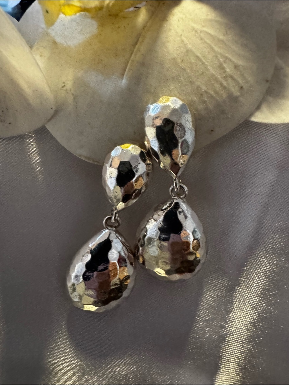 MONET VTG Hammered Teardrop Drop Earrings -